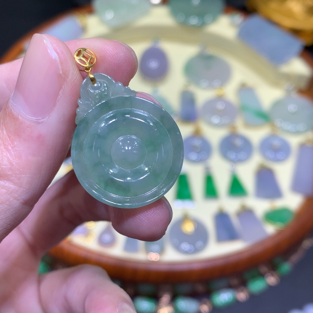 翡翠吊坠(不含链)18K金镶嵌