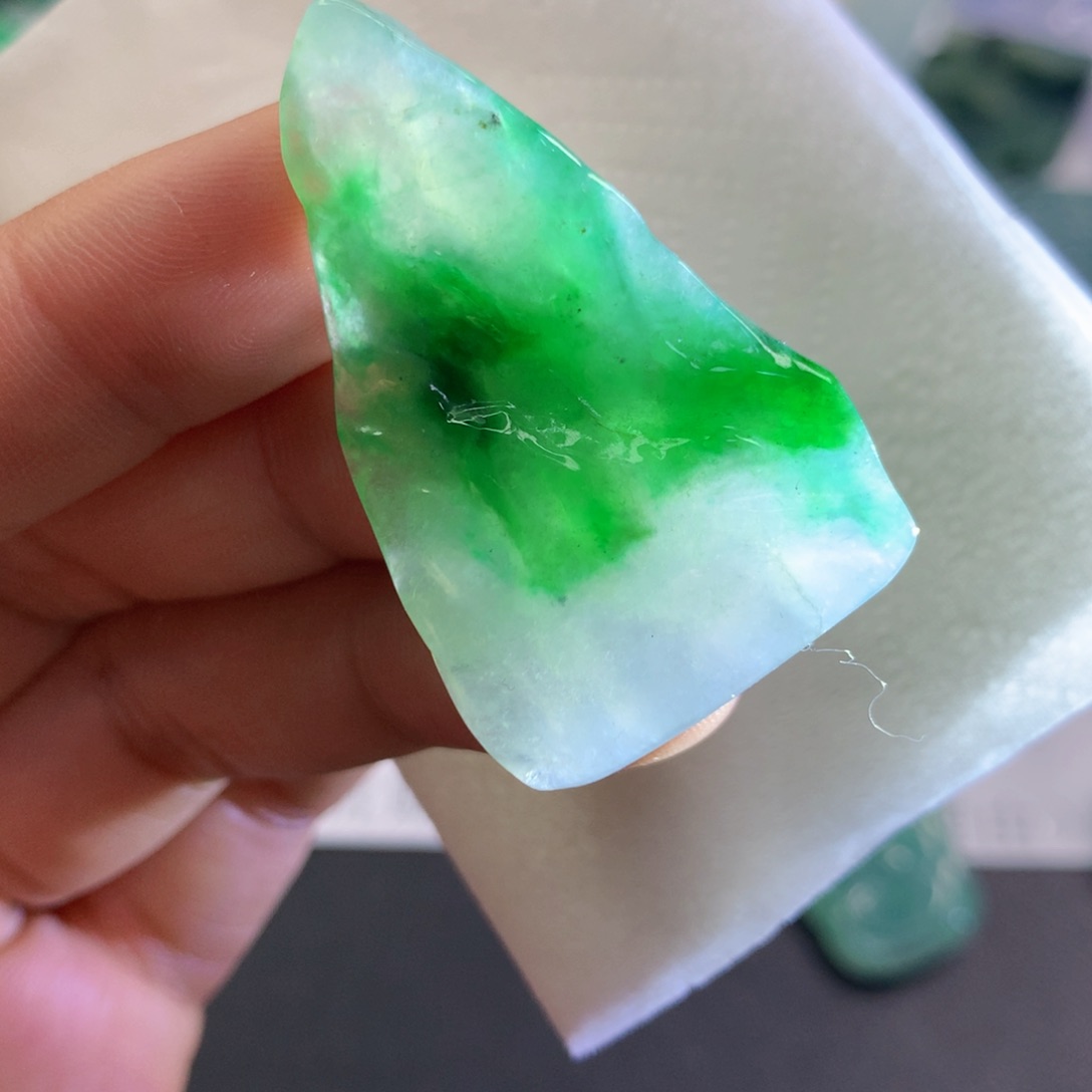 【闪购商品】翡翠吊坠(不含链)未镶嵌