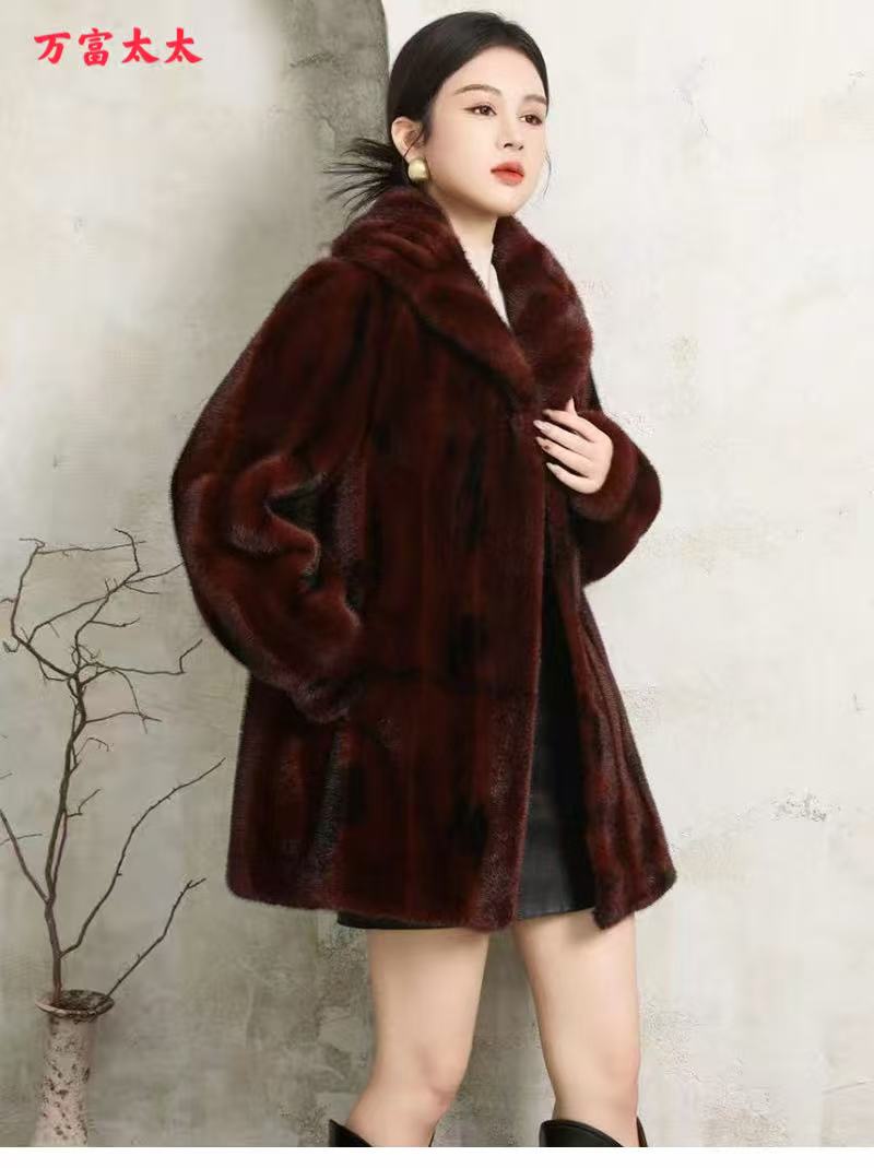 万富太太时尚风翻领中长款貂绒大衣
