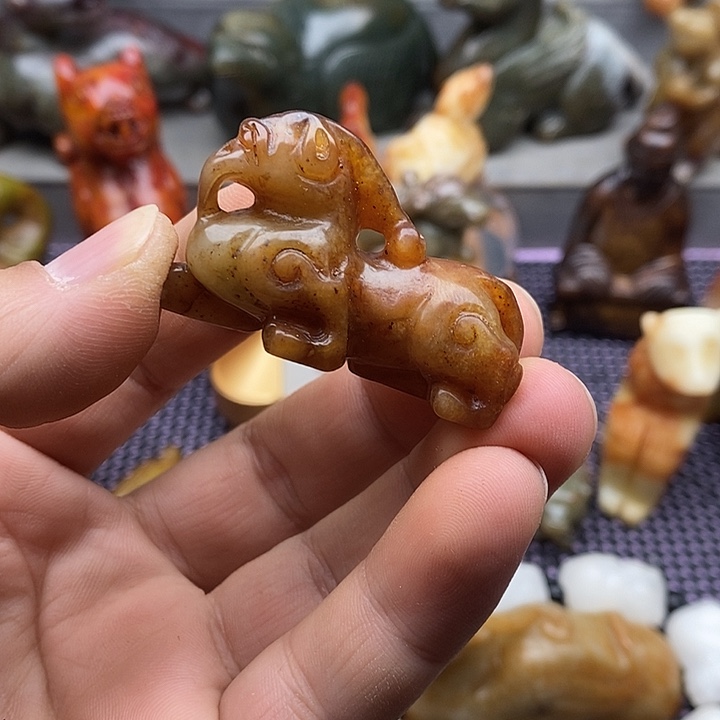 未镶嵌蛇纹石玉颈饰