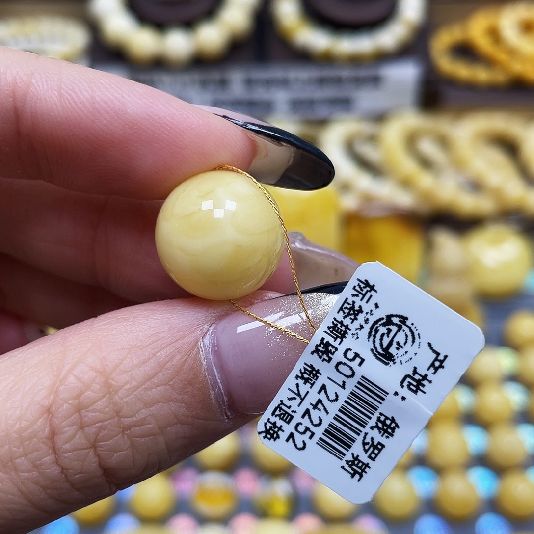 琥珀珠宝奇石未镶嵌15mm微瑕