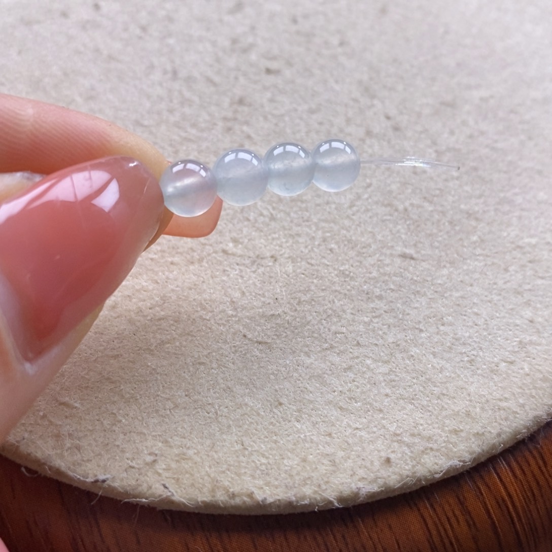 翡翠吊坠(不含链)未镶嵌九****）翡翠冰种小珠