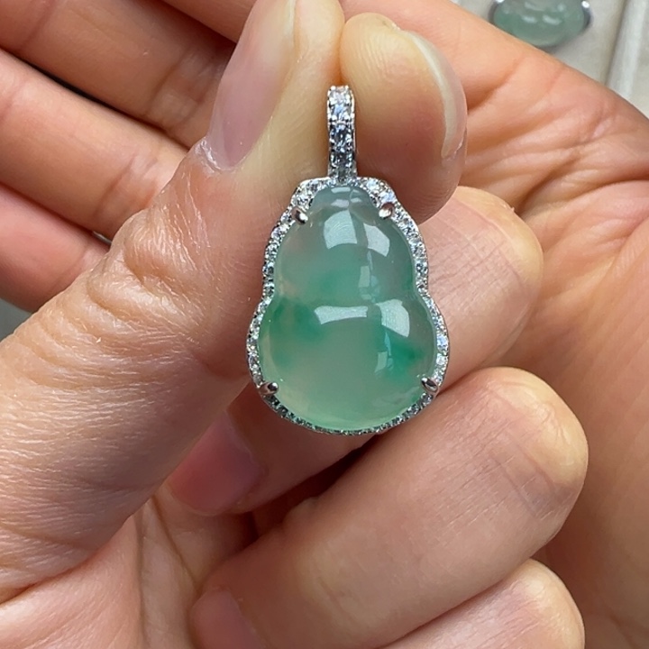 石英质玉银S925镀金镶嵌颈饰