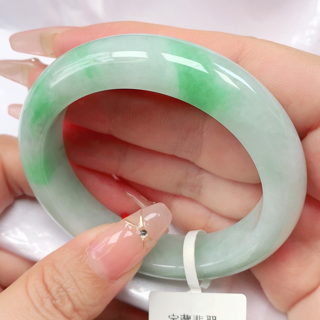 翡翠手镯未镶嵌抖音930