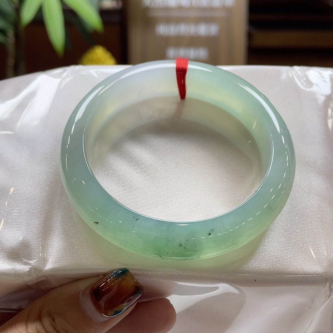 翡翠未镶嵌手镯19号