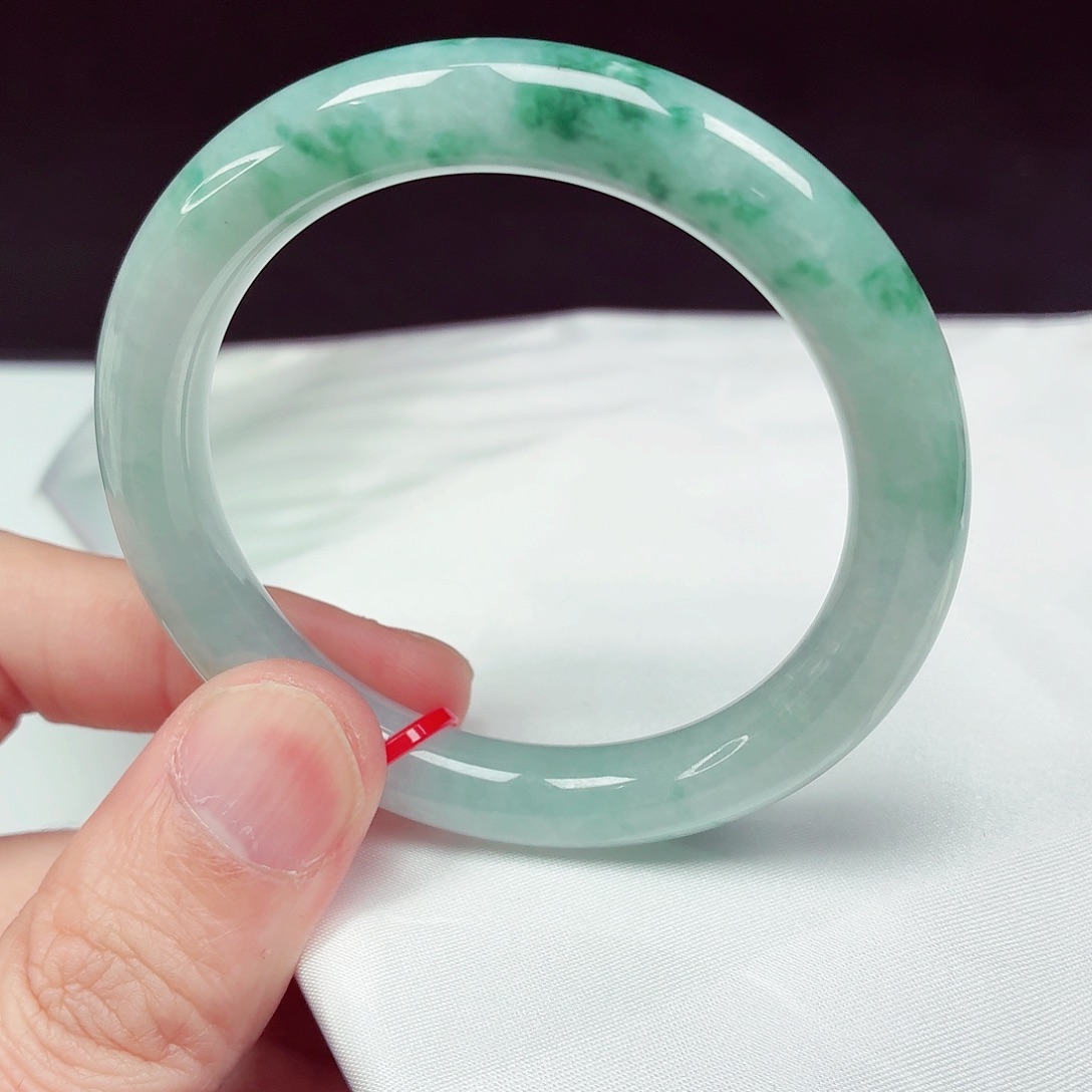 翡翠未镶嵌手镯52圈