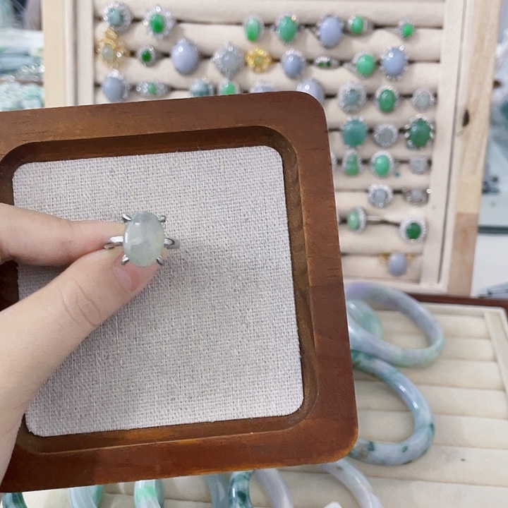 翡翠未镶嵌颈饰天然翡翠Ａ货