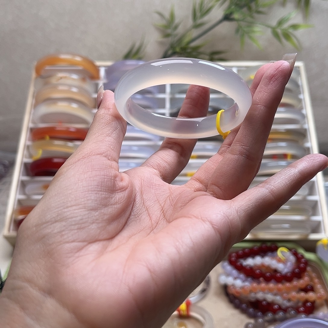 ʕ****玛瑙/玉髓未镶嵌手镯