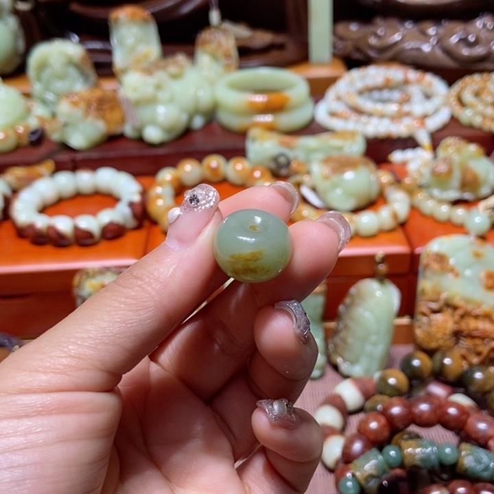 岫岩河磨玉（透闪石质玉）把件未镶嵌