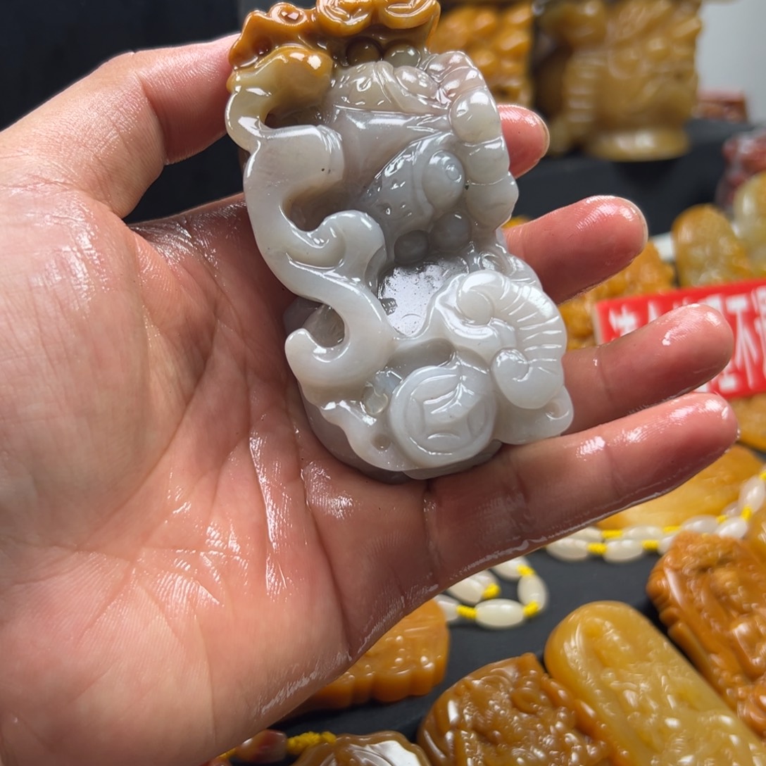 石英质玉（黄龙玉）未镶嵌黄龙玉