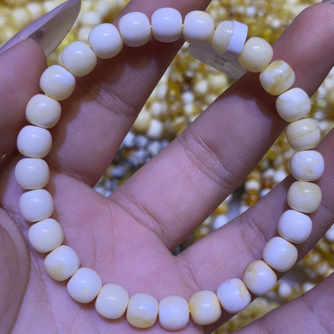 蜜蜡未镶嵌珠宝奇石7m