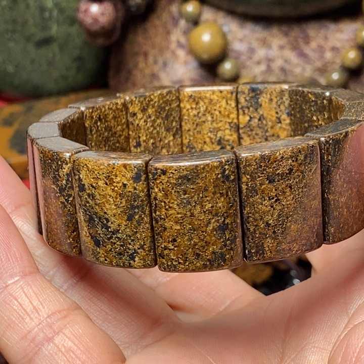 纯铜石英石拼****）黄金陨手排