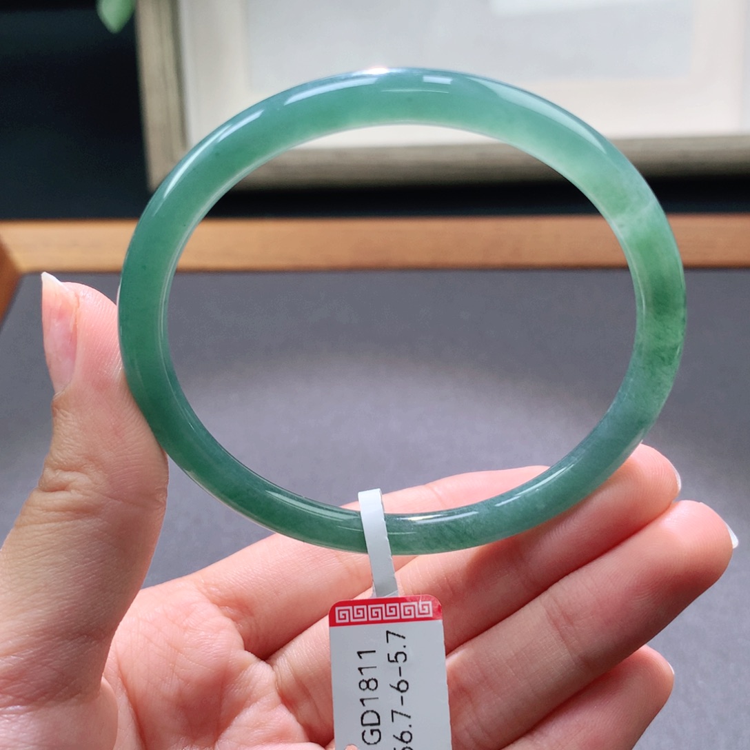 翡翠手镯未镶嵌天然翡翠手镯叮当镯