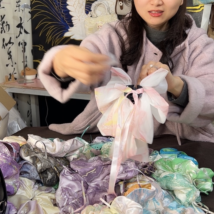 哈***姐644抓夹手作不退不换