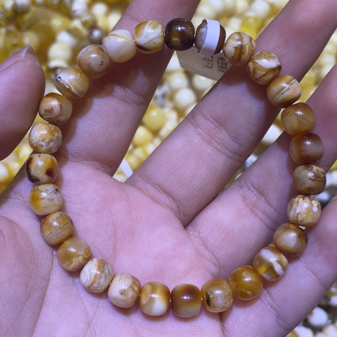 蜜蜡未镶嵌珠宝奇石7.6m