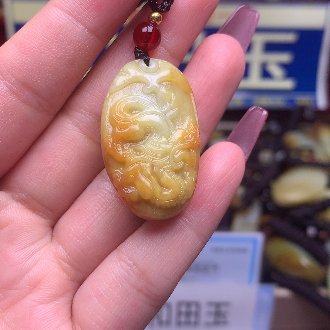 和田玉颈饰未镶嵌