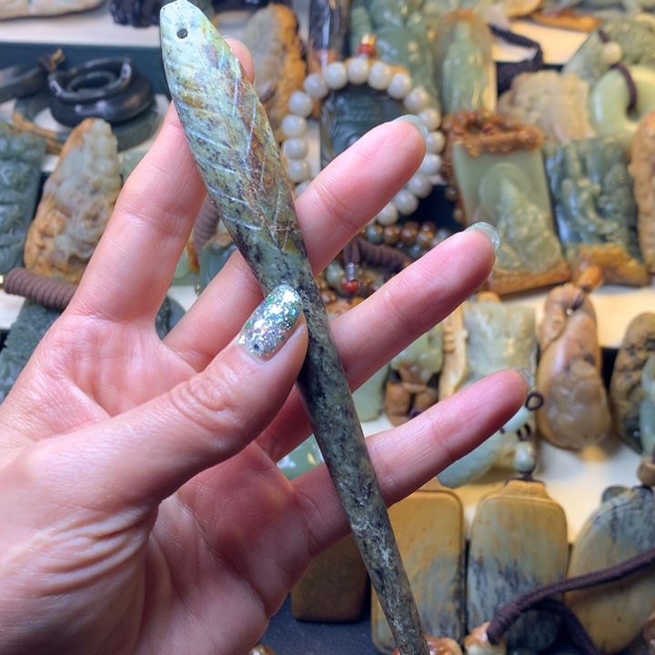 岫岩河磨玉（透闪石质玉）未镶嵌颈饰