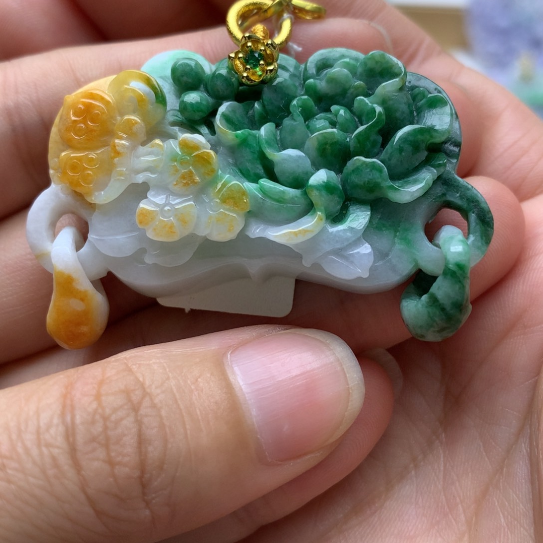 翡翠未镶嵌颈饰翡翠