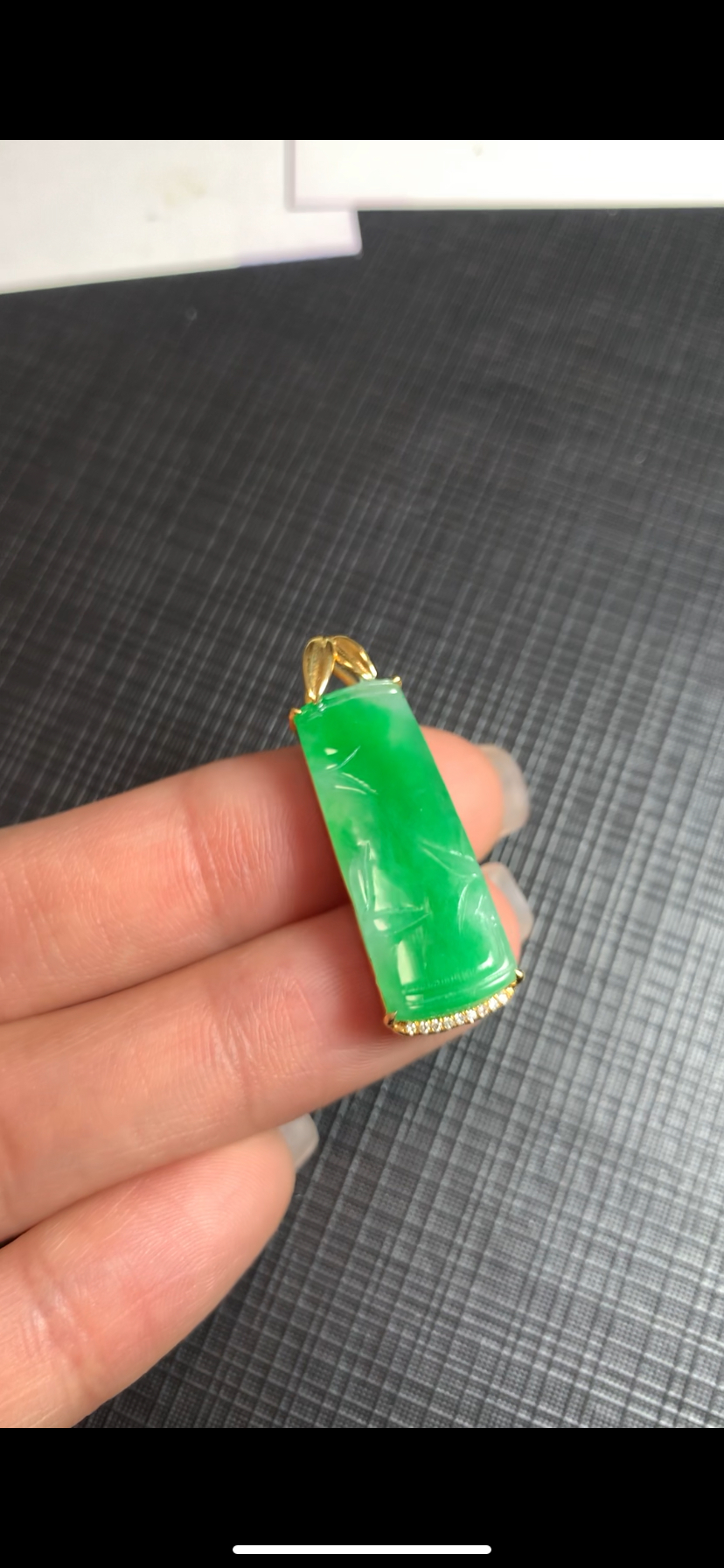 天然冰种缅甸翡翠吊坠