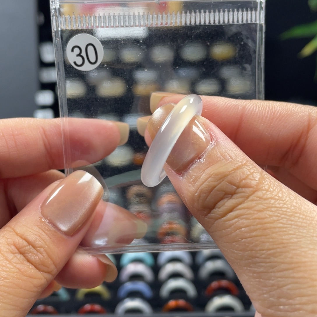 玛瑙/玉髓未镶嵌戒指30号港码18直径18.2（非质量问题.不退不换）