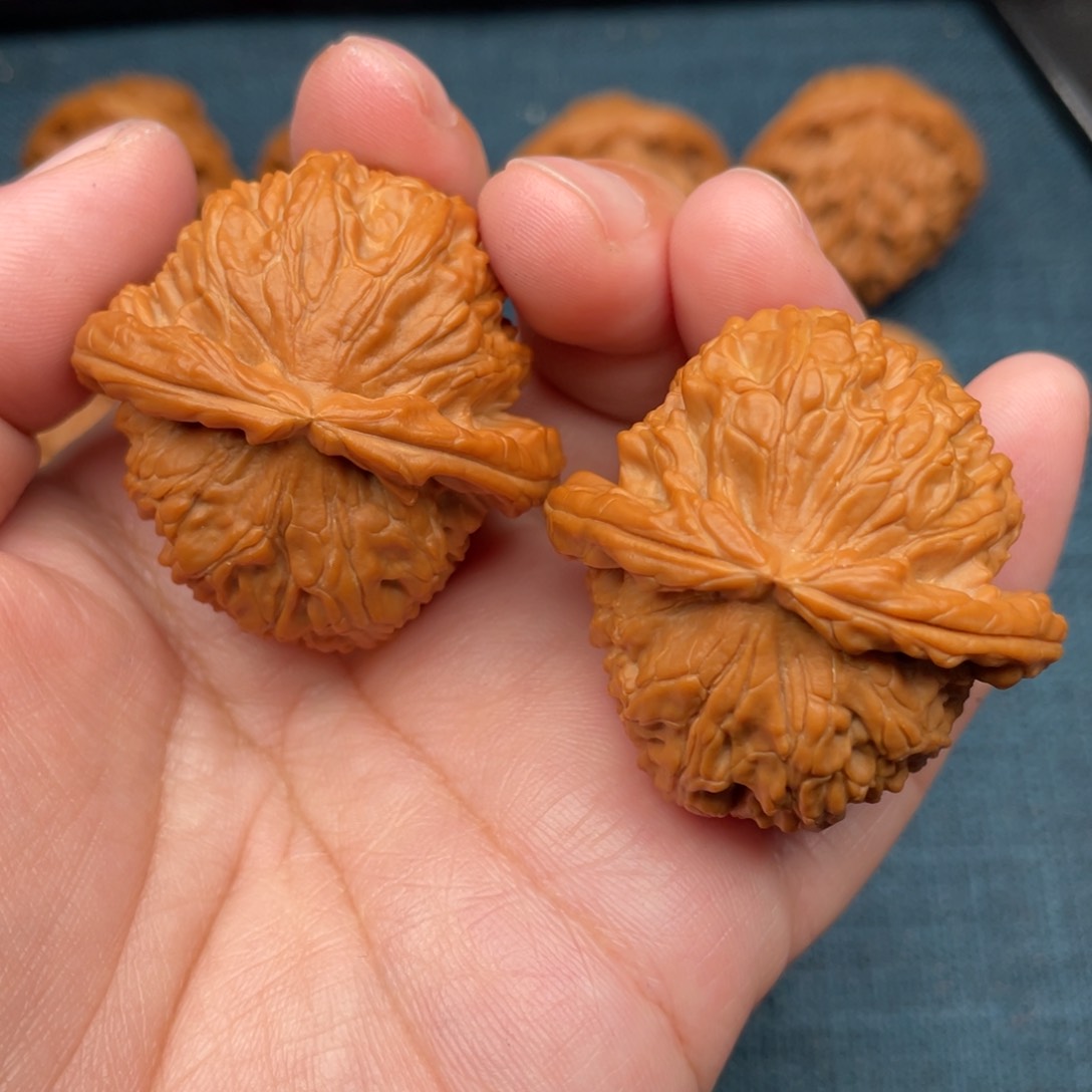 文玩核桃把件全品红皮球白42