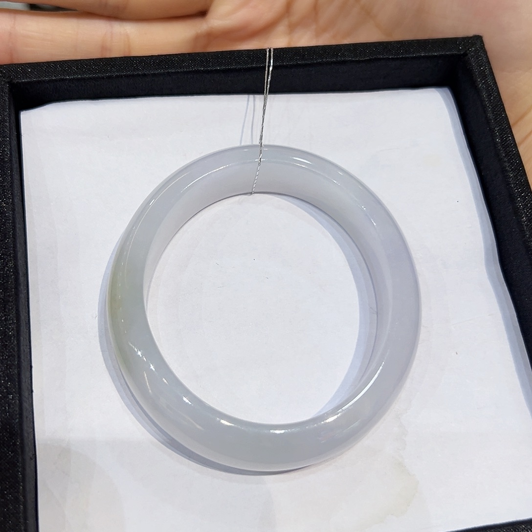 翡翠手镯未镶嵌翡翠手镯0077