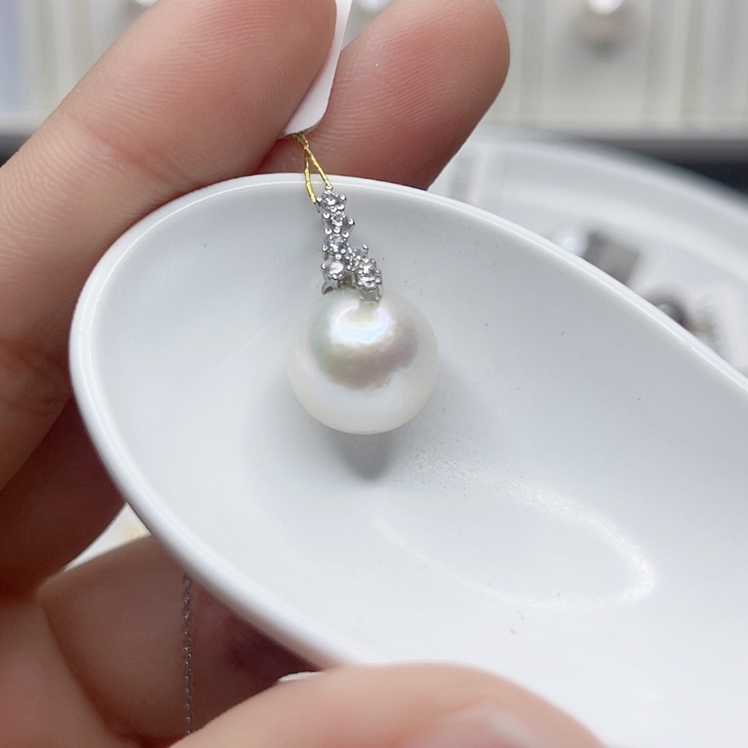 淡水珍珠吊坠(赠链)未镶嵌