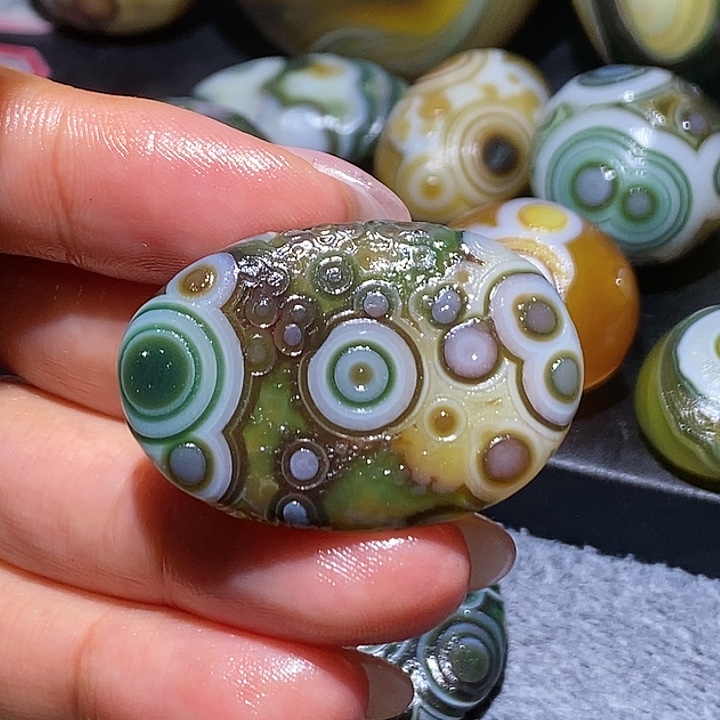 糖***平玛瑙/玉髓未镶嵌珠宝奇石