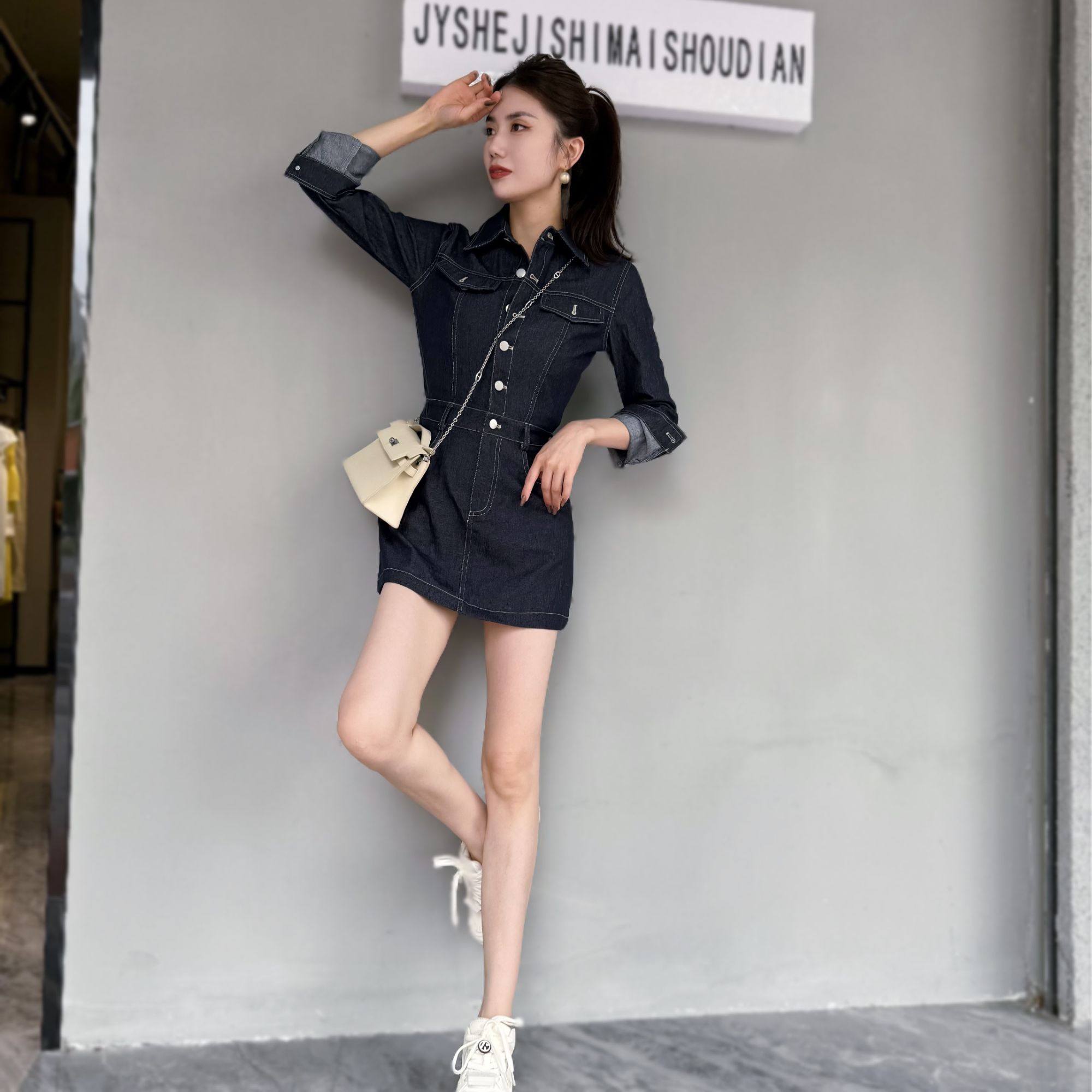 【俊英】2025早秋新款港风复古polo领牛仔长袖连衣裙气质