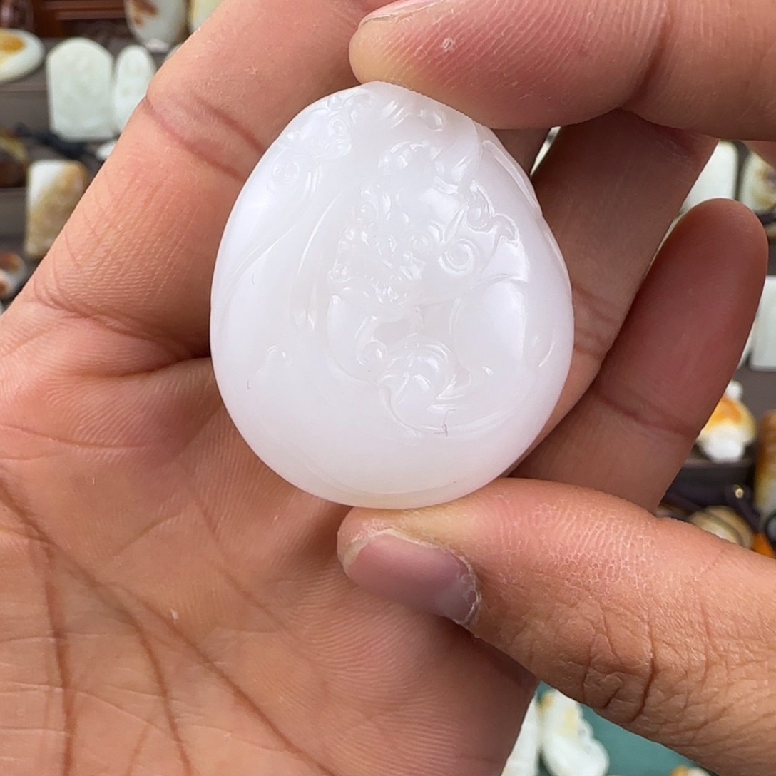 和田玉（糖玉）未镶嵌颈饰