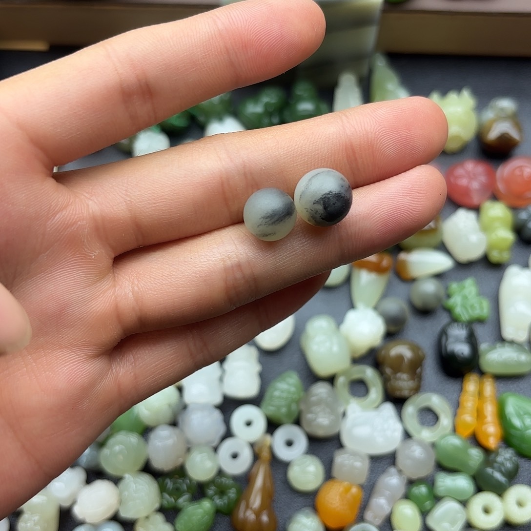 五***柳和田玉未镶嵌颈饰拍一发一