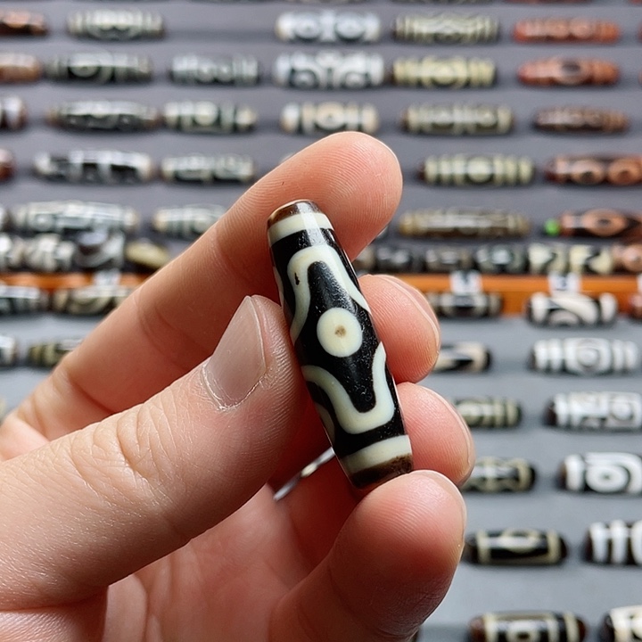 玛瑙/玉髓颈饰未镶嵌叫****？