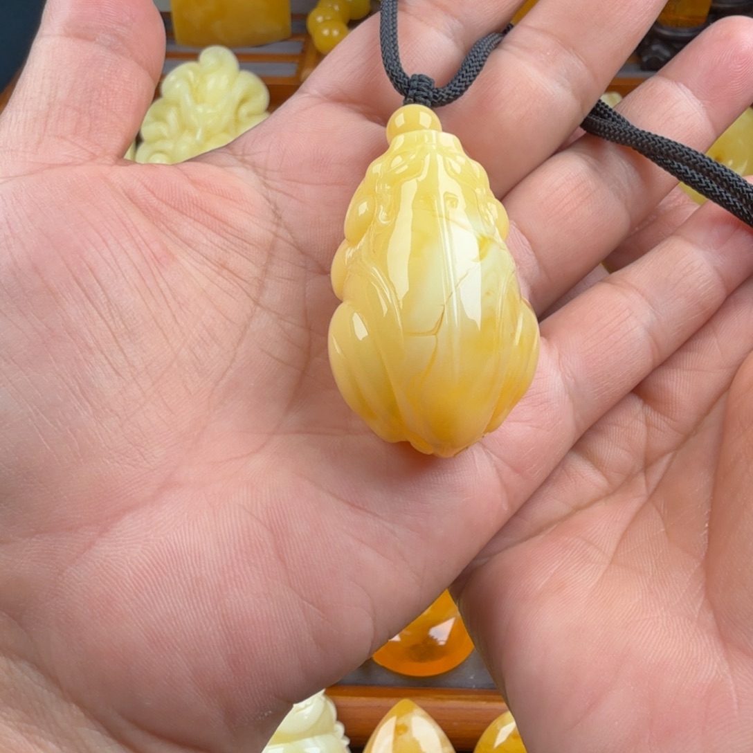 琥珀颈饰未镶嵌纯天然琥珀蜜蜡
