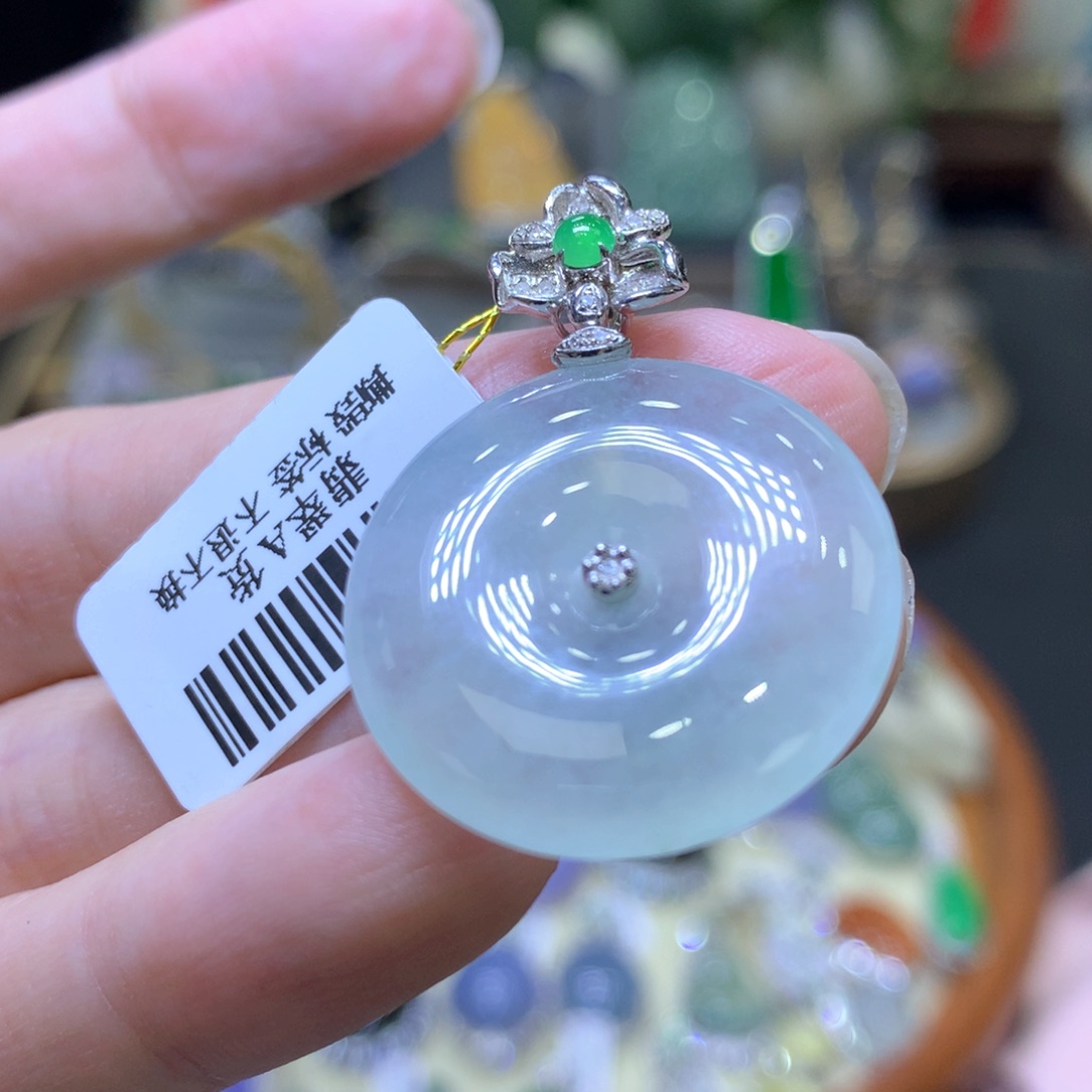 翡翠18K金镶嵌颈饰翡翠吊坠项链