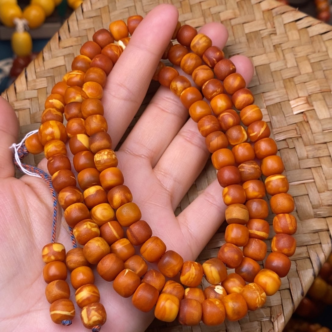 蜜蜡裸石未镶嵌蜜蜡