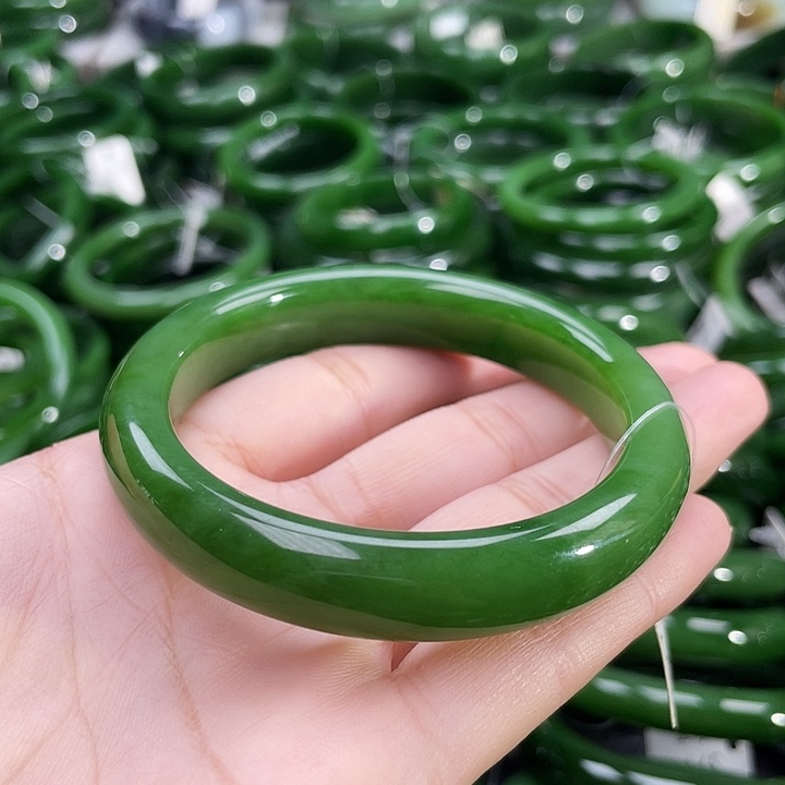 未镶嵌手镯和田玉（碧玉）