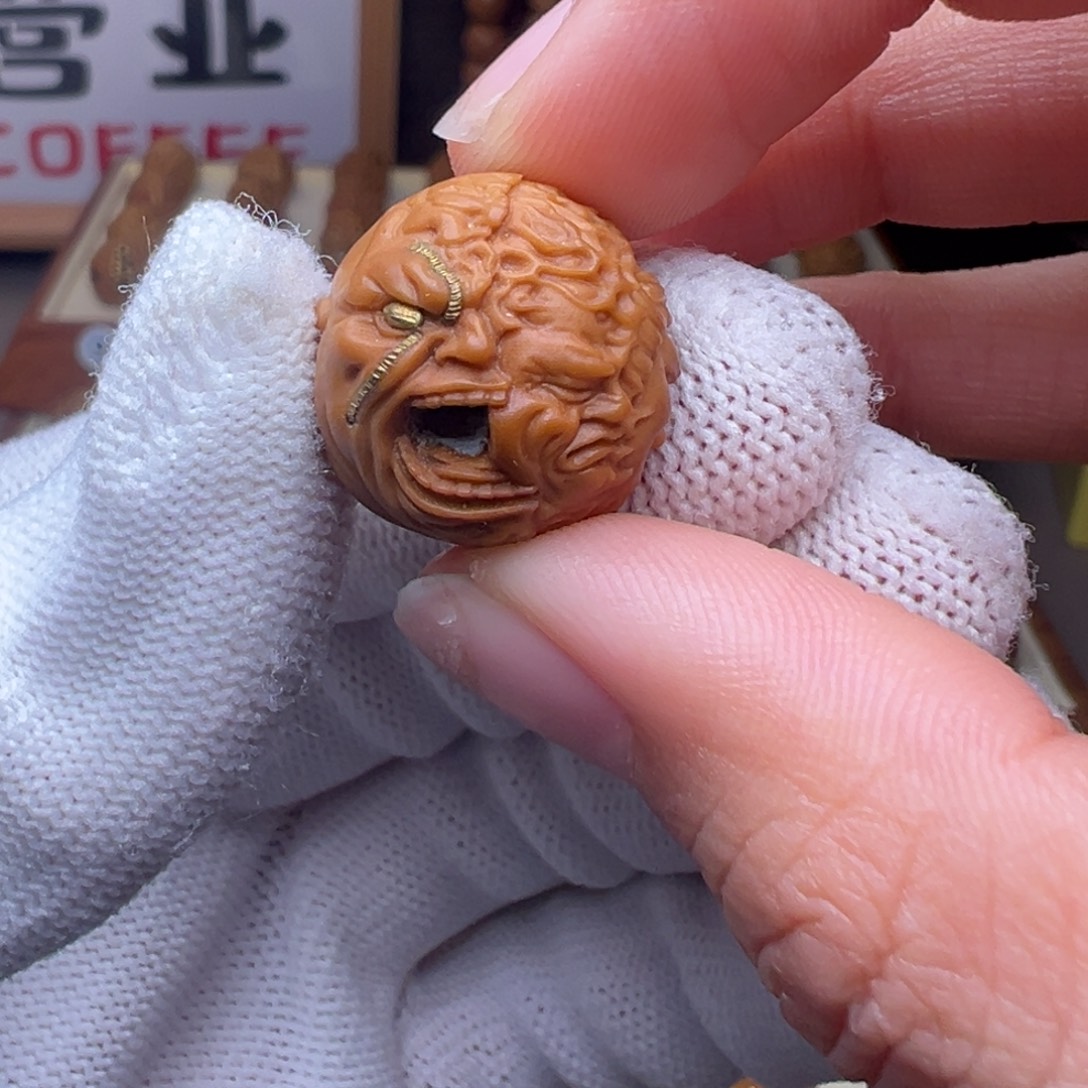 猴头核桃把件镶嵌款多面恶僧全品有正常封口线