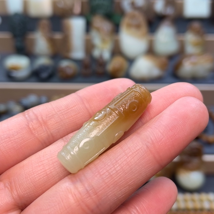 和田玉（糖玉）颈饰未镶嵌
