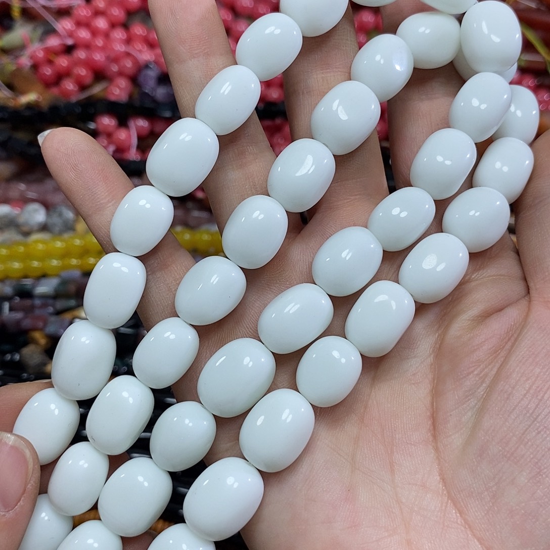 玛瑙/玉髓未镶嵌珠宝半成品瓷白玛瑙随型一条卡12mm