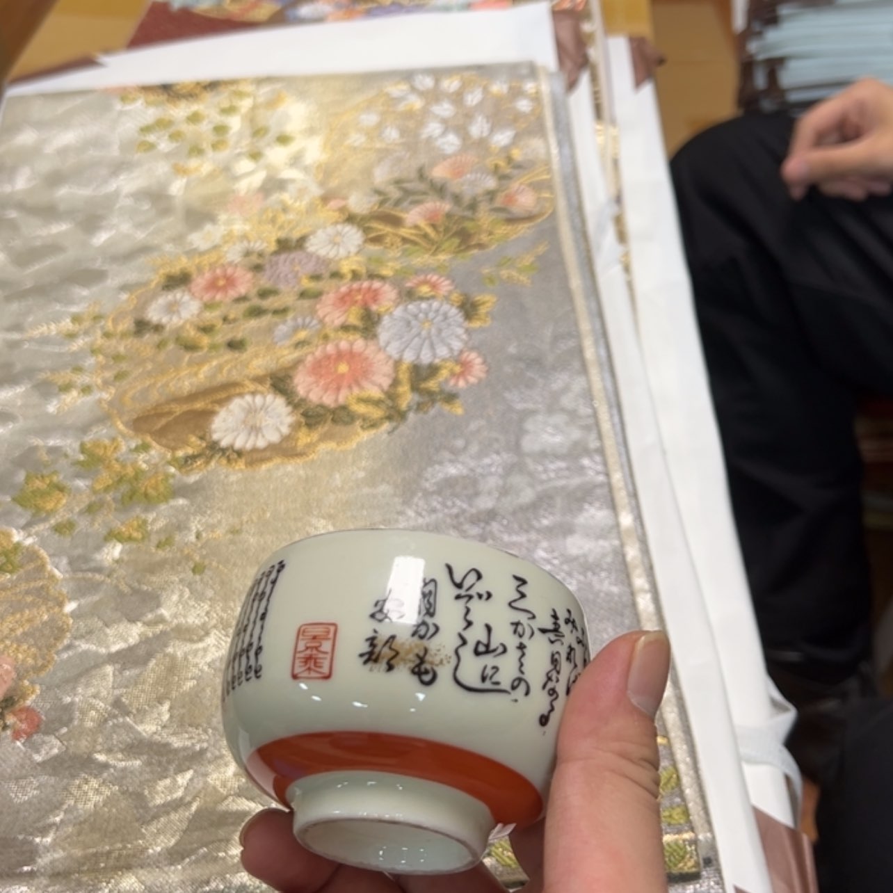 【闪购商品】1****W陶瓷马克杯带盖勺