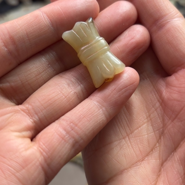 和田玉玉牌未镶嵌续*