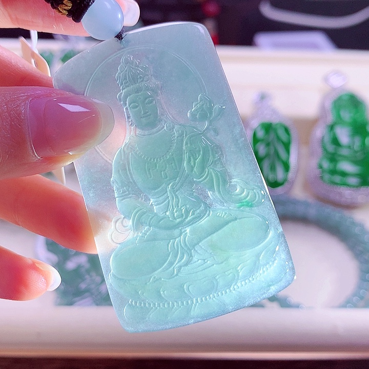 翡翠颈饰未镶嵌天然