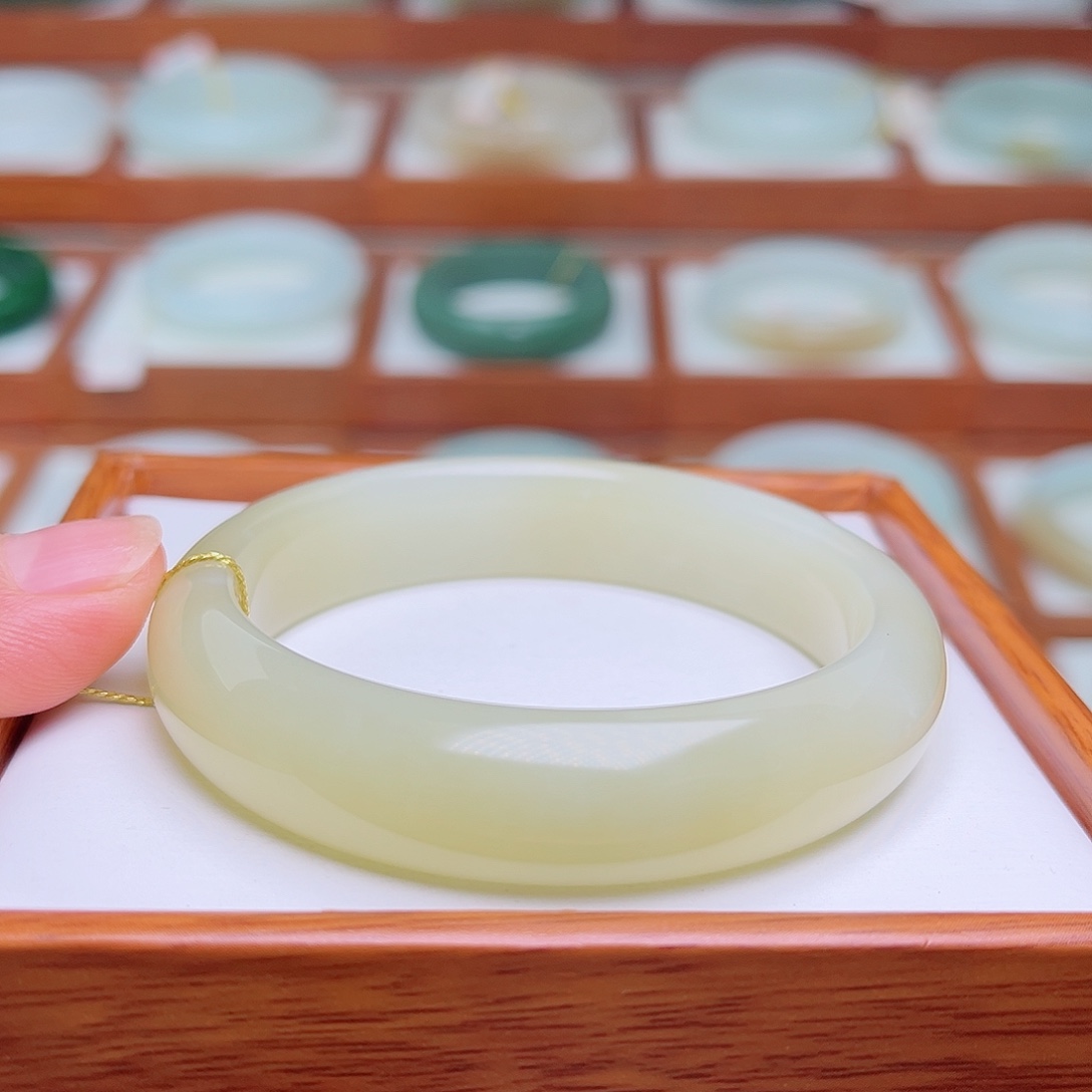 未镶嵌手镯和田玉54.6