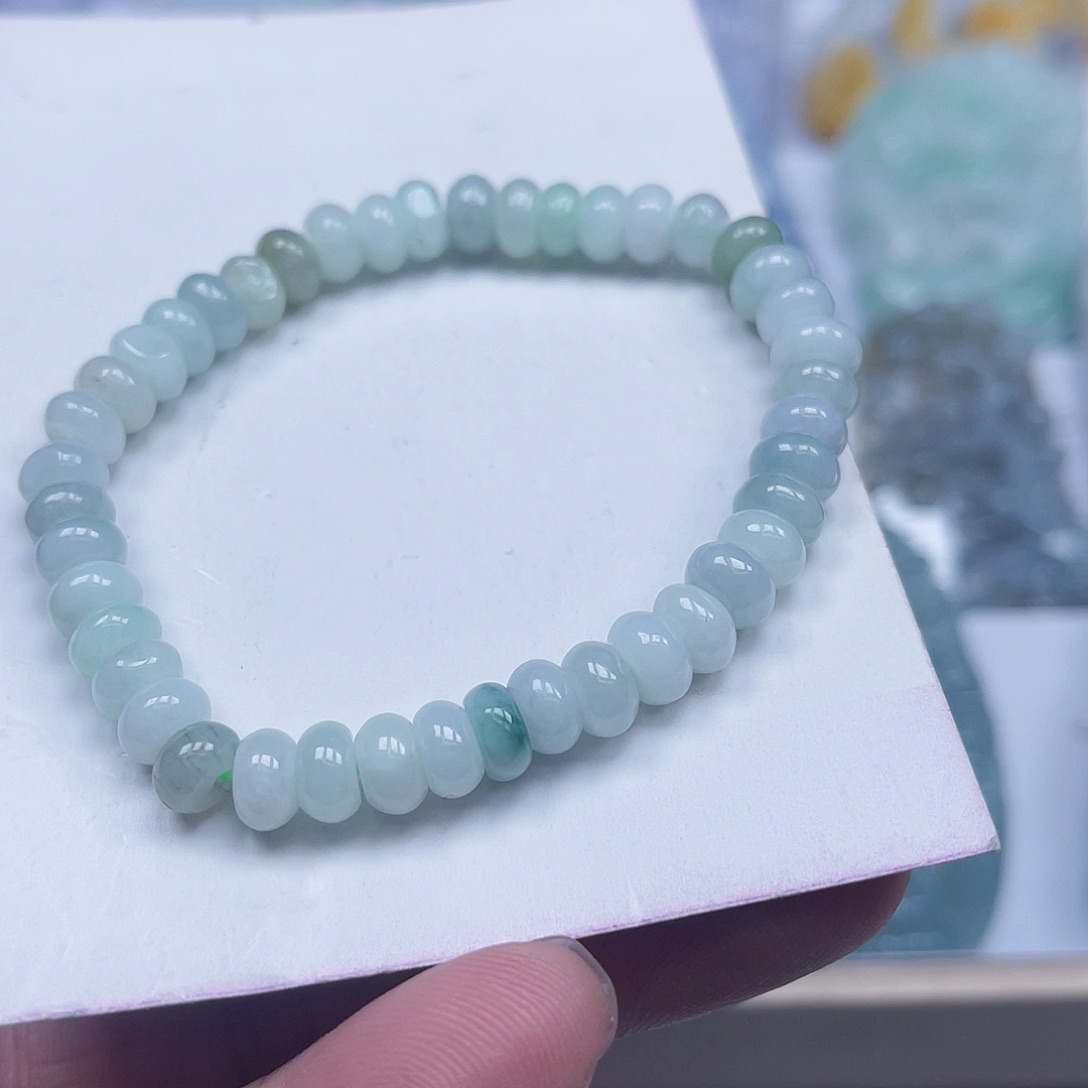 翡翠颈饰未镶嵌手串