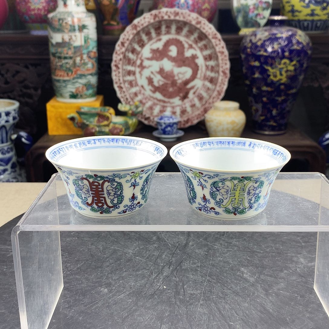 摆件瓷器收藏起来吧