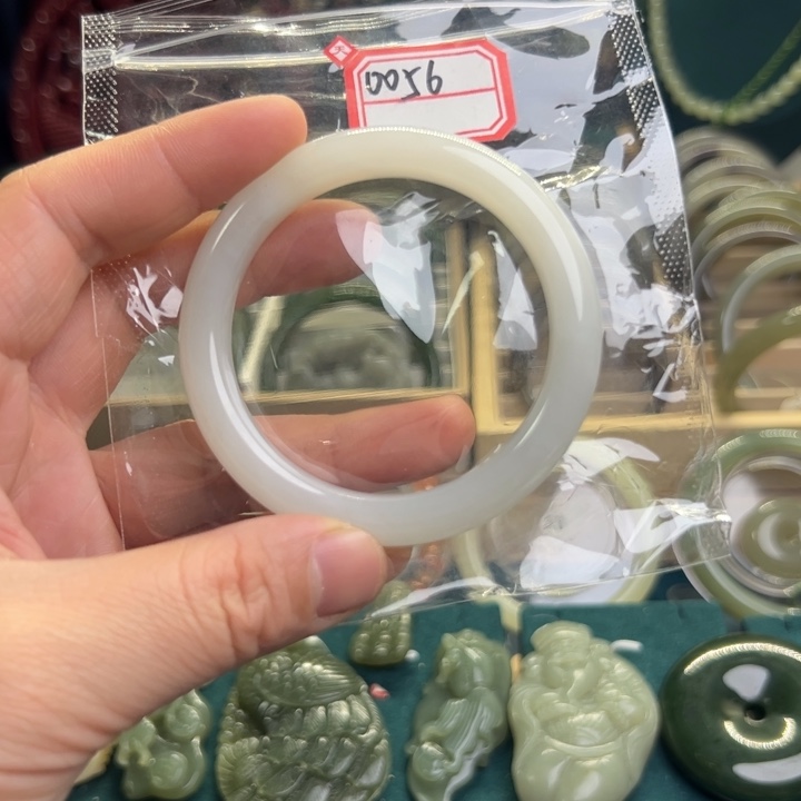 和田玉手镯未镶嵌52.5圈围0056