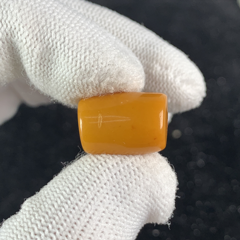 Q1053保真原矿俄料尺寸12.1*17.2mm蜜蜡单颗马蹄斜切顶珠微瑕放漏