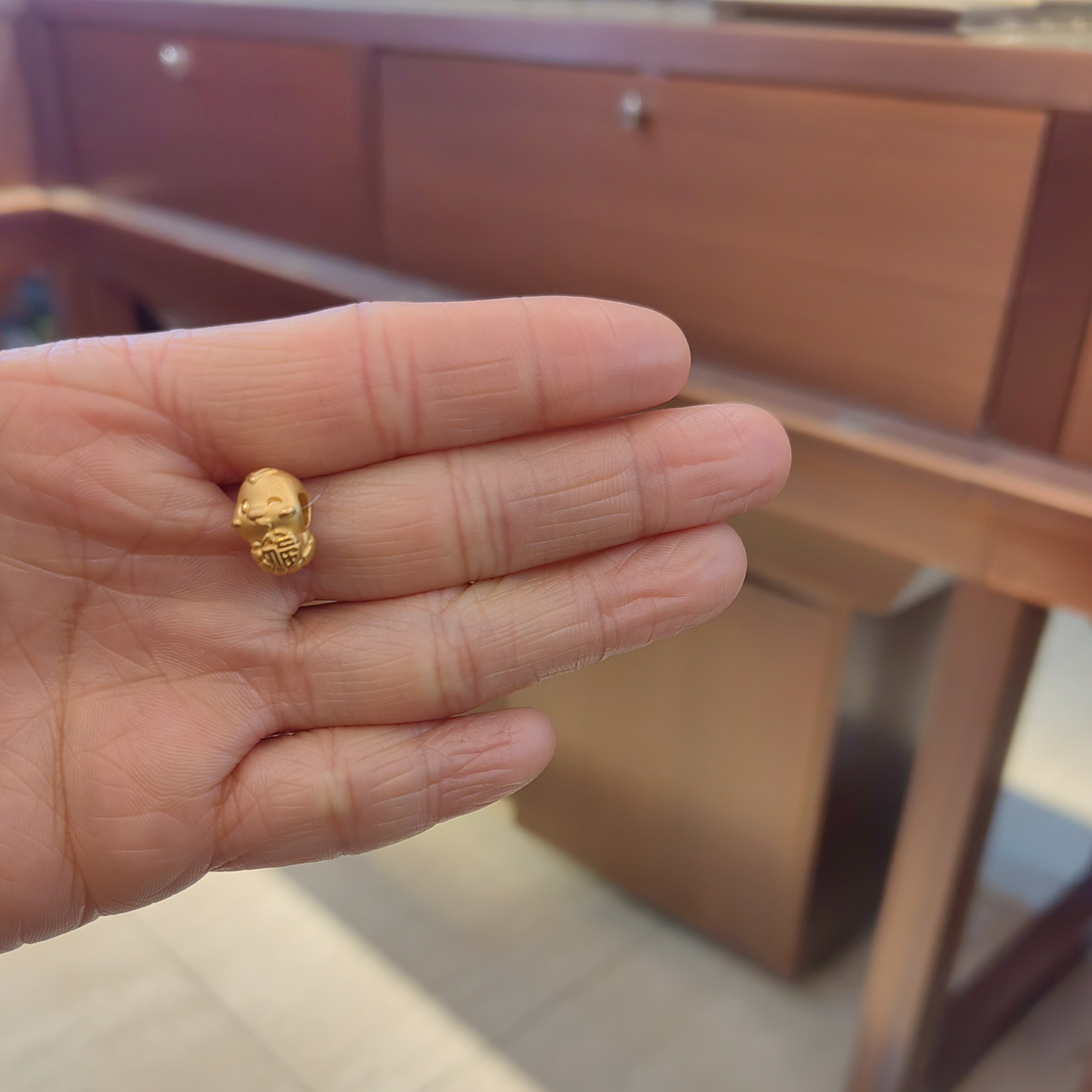 六桂福足金精美时尚吊坠