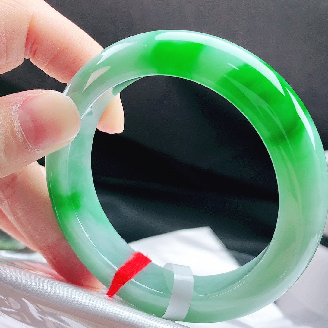 未镶嵌手镯翡翠54辣绿轮胎