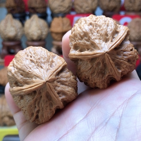 文玩核桃吊坠云南铁核桃